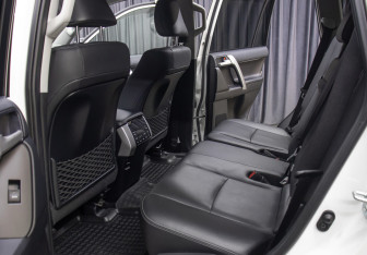 Подержанный автомобиль Toyota Land Cruiser Prado 2018 года (12 фото)