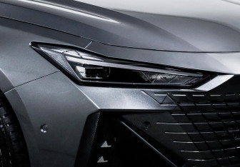 Подержанный автомобиль Changan UNI-V 2023 года (16 фото)