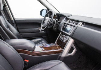 Подержанный автомобиль Land Rover Range Rover 2015 года (9 фото)