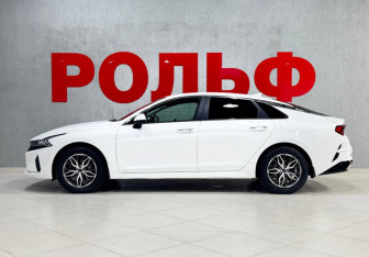 Подержанный автомобиль Kia K5 2021 года (8 фото)