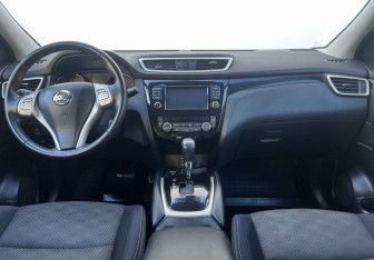 Подержанный автомобиль Nissan Qashqai 2016 года (12 фото)