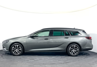 Подержанный автомобиль Opel Insignia Wagon 2019 года (8 фото)