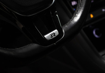 Подержанный автомобиль Volkswagen Touran 2019 года (23 фото)