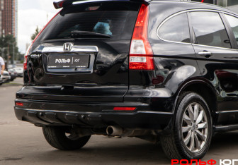 Подержанный автомобиль Honda CR-V 2011 года (16 фото)