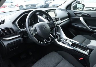 Подержанный автомобиль Mitsubishi Eclipse Cross 2021 года (13 фото)