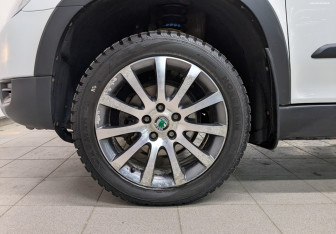 Подержанный автомобиль Skoda Yeti 2012 года (12 фото)
