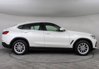 Подержанный автомобиль BMW X4 2020 года (6 фото)