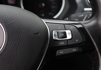 Подержанный автомобиль Volkswagen Tiguan 2019 года (16 фото)