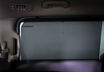 Подержанный автомобиль Kia Carnival 2023 года (14 фото)