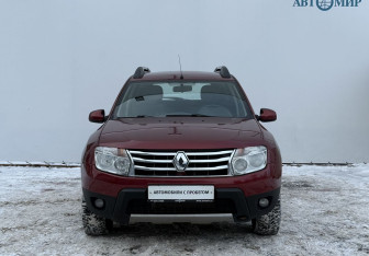 Подержанный автомобиль Renault Duster 2013 года (2 фото)