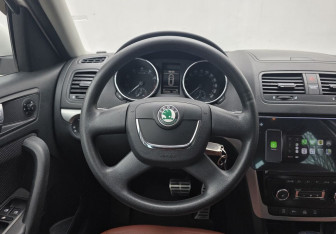 Подержанный автомобиль Skoda Yeti 2011 года (12 фото)