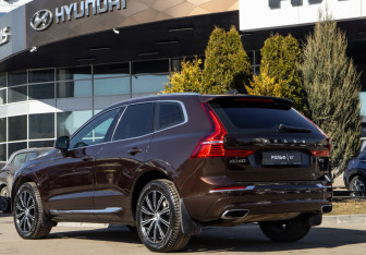 Подержанный автомобиль Volvo XC60 2021 года (4 фото)