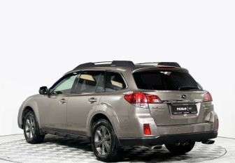 Подержанный автомобиль Subaru Outback Wagon 2013 года (7 фото)