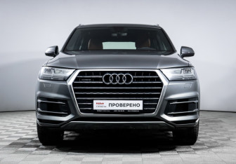 Подержанный автомобиль Audi Q7 2015 года (2 фото)