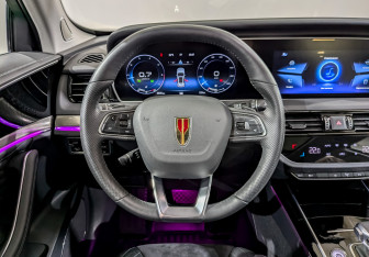 Подержанный автомобиль Hongqi HS5 2024 года (22 фото)