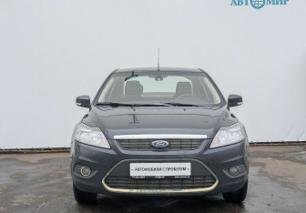 Подержанный автомобиль Ford Focus Sedan 2011 года (2 фото)