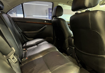 Подержанный автомобиль Toyota Avensis Sedan 2006 года (12 фото)