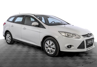 Подержанный автомобиль Ford Focus Wagon 2015 года (3 фото)