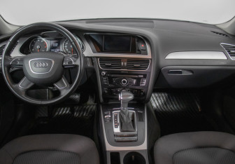 Подержанный автомобиль Audi A4 Sedan 2013 года (13 фото)