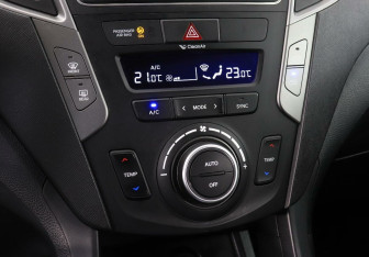 Подержанный автомобиль Hyundai Santa Fe 2016 года (18 фото)