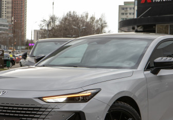 Подержанный автомобиль Changan UNI-V 2023 года (26 фото)