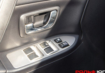 Подержанный автомобиль Mitsubishi Pajero 2007 года (20 фото)