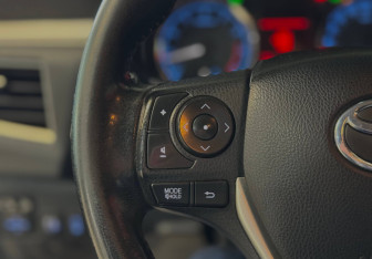 Подержанный автомобиль Toyota Corolla Sedan 2013 года (26 фото)