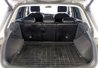 Подержанный автомобиль Volkswagen Tiguan 2019 года (10 фото)