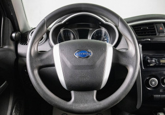 Подержанный автомобиль Datsun mi-DO 2016 года (9 фото)