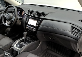 Подержанный автомобиль Nissan X-Trail 2019 года (13 фото)