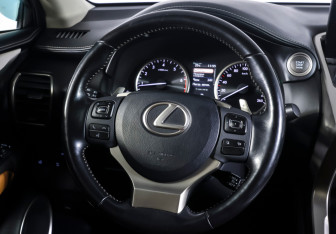 Подержанный автомобиль Lexus NX 2018 года (13 фото)