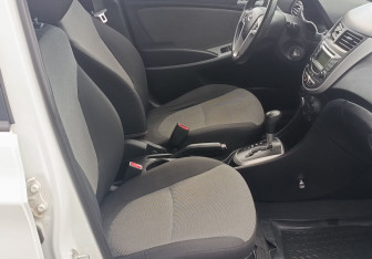Подержанный автомобиль Hyundai Solaris Hatchback 2012 года (9 фото)