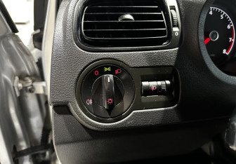 Подержанный автомобиль Volkswagen Polo Sedan 2012 года (10 фото)