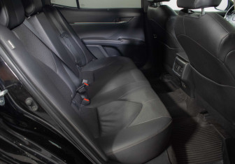 Подержанный автомобиль Toyota Camry Sedan 2021 года (10 фото)