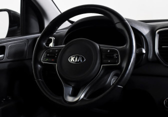 Подержанный автомобиль Kia Sportage 2017 года (13 фото)