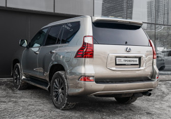 Подержанный автомобиль Lexus GX 2022 года (7 фото)