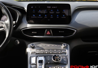 Подержанный автомобиль Hyundai Santa Fe 2021 года (13 фото)