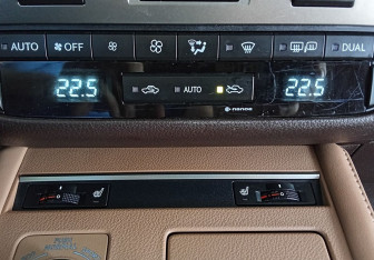 Подержанный автомобиль Lexus ES 2016 года (16 фото)