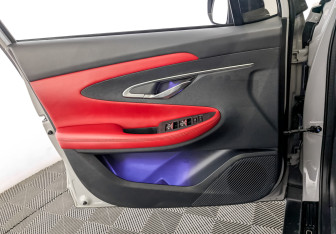 Подержанный автомобиль Changan UNI-T 2020 года (19 фото)