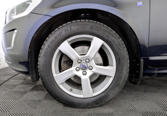 Подержанный автомобиль Volvo XC60 2016 года (18 фото)