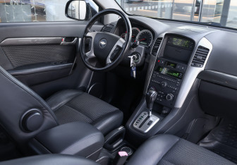 Подержанный автомобиль Chevrolet Captiva 2008 года (10 фото)