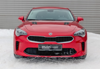 Подержанный автомобиль Kia Stinger 2019 года (2 фото)