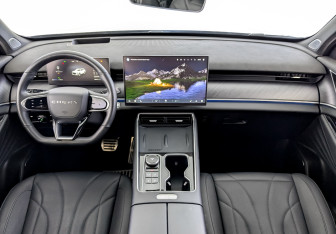 Подержанный автомобиль Chery Tiggo 9 2024 года (16 фото)