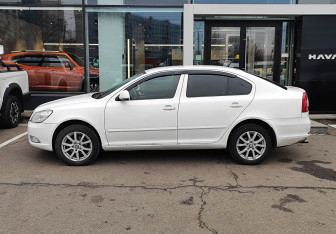 Подержанный автомобиль Skoda Octavia Liftback 2013 года (8 фото)