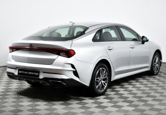Подержанный автомобиль Kia K5 2020 года (5 фото)