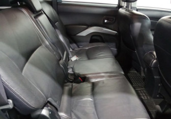 Подержанный автомобиль Mitsubishi Outlander 2006 года (11 фото)