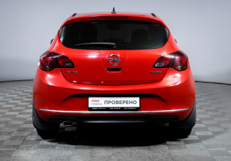 Подержанный автомобиль Opel Astra Hatchback 2013 года (6 фото)