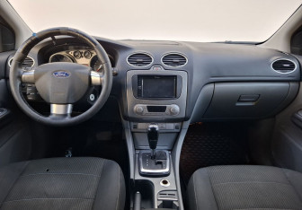 Подержанный автомобиль Ford Focus Sedan 2009 года (12 фото)