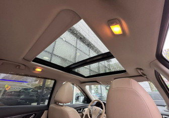 Подержанный автомобиль Nissan X-Trail 2015 года (12 фото)