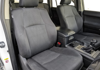 Подержанный автомобиль Toyota Land Cruiser Prado 2018 года (23 фото)